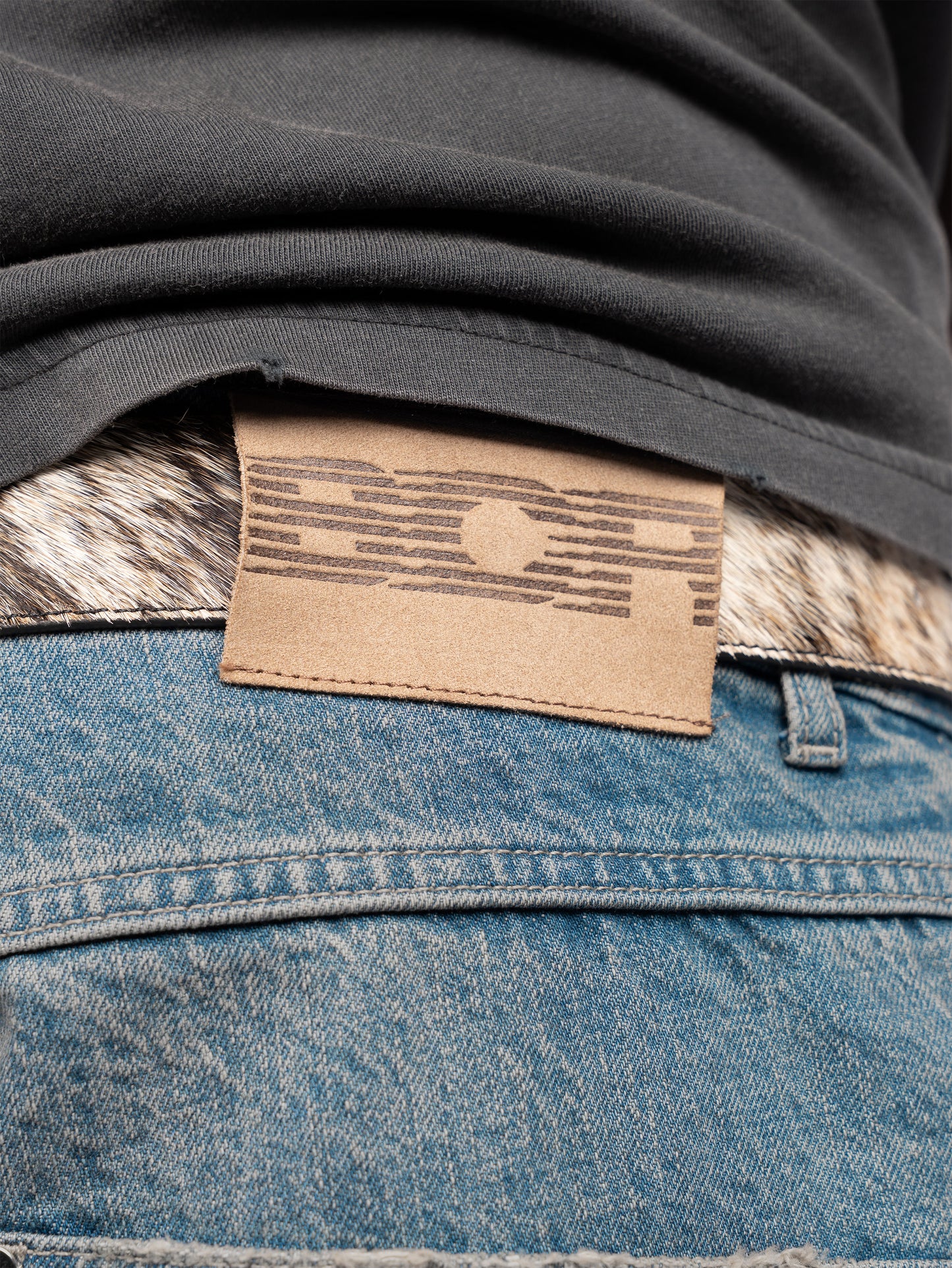 WORN OUT DENIM - WASHED BLUE