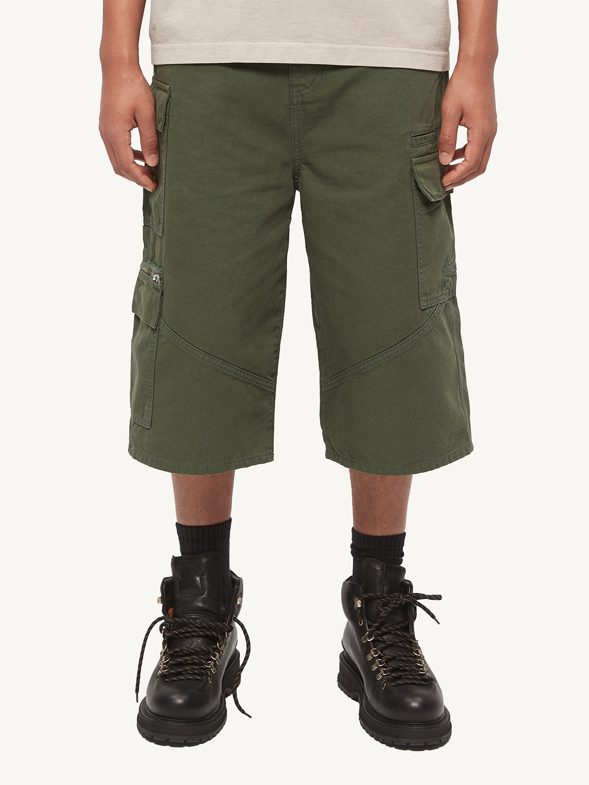 CARGO SHORTS - OLIVE