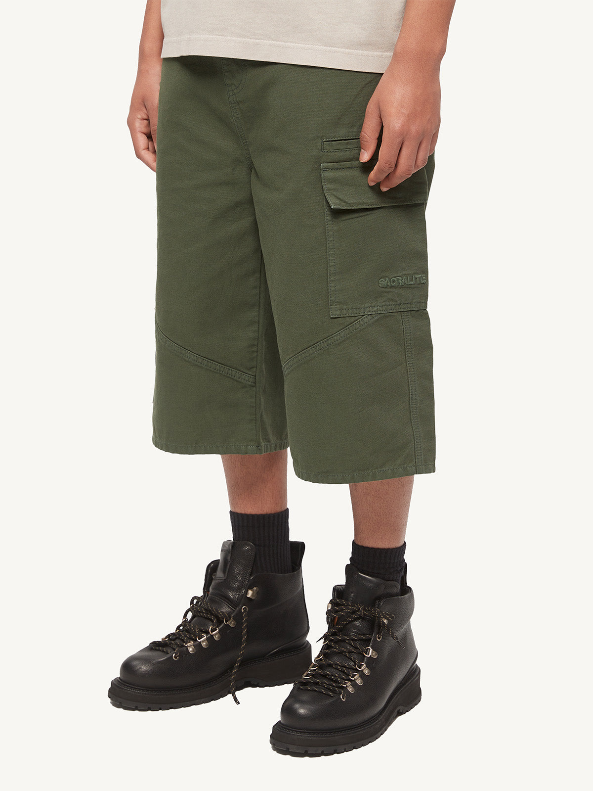 CARGO SHORTS - OLIVE