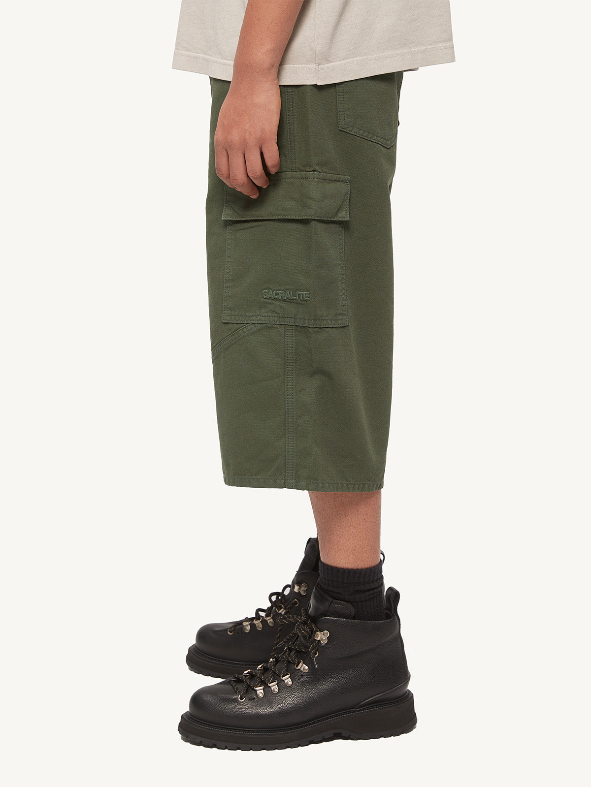 CARGO SHORTS - OLIVE
