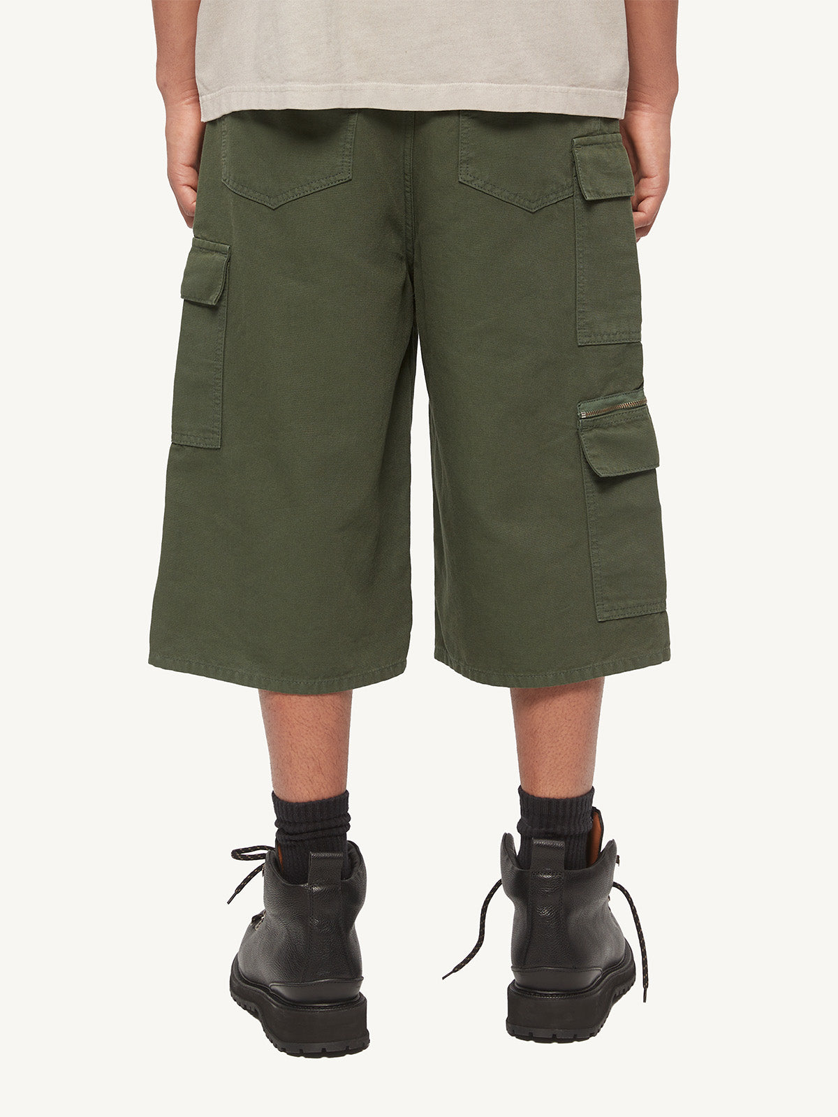 CARGO SHORTS - OLIVE