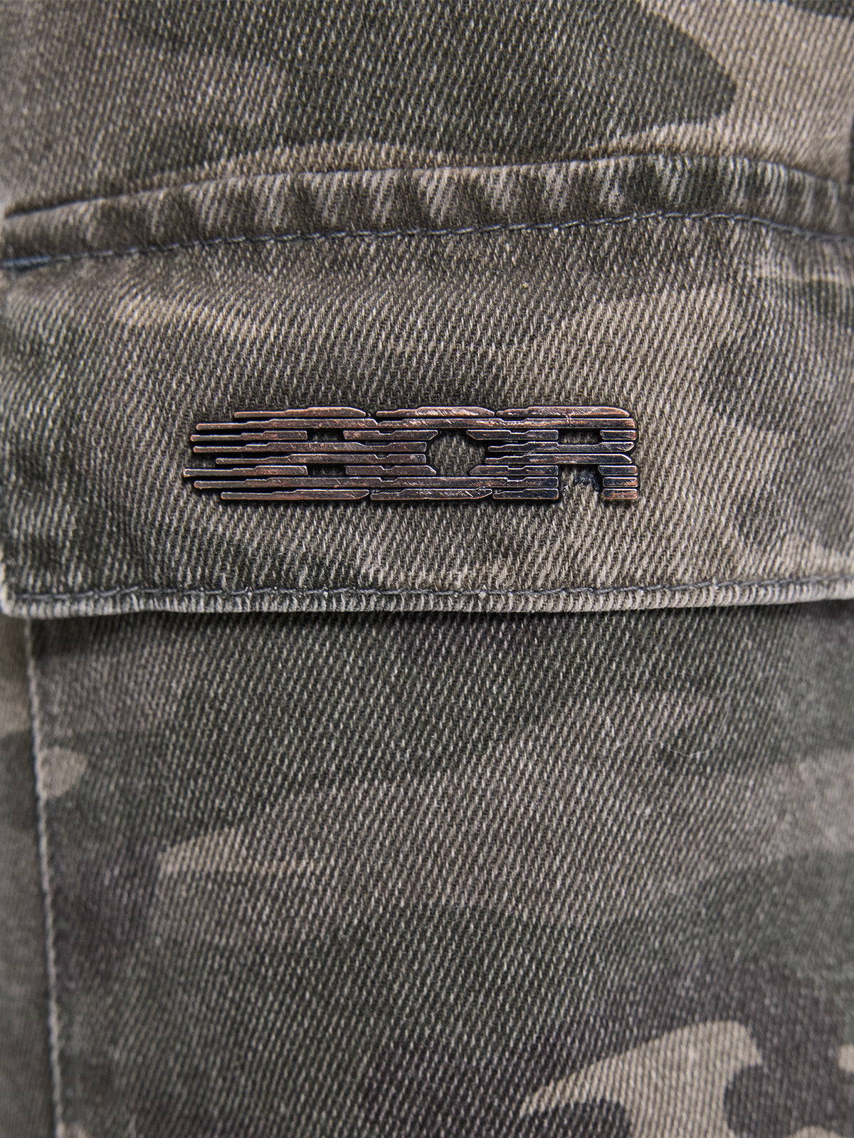 CARGO SHORTS - CAMO