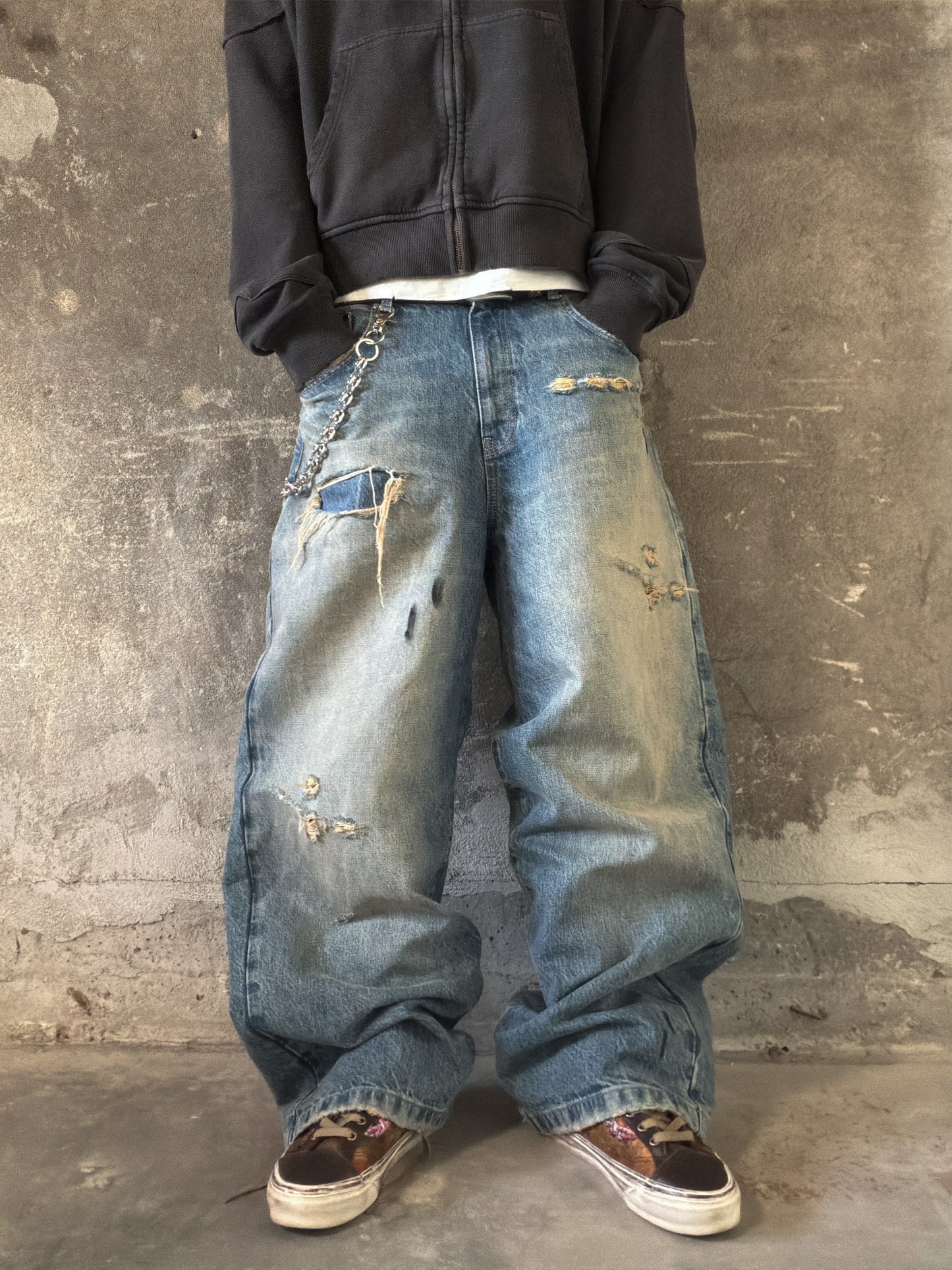 WORN OUT DENIM - WASHED BLUE